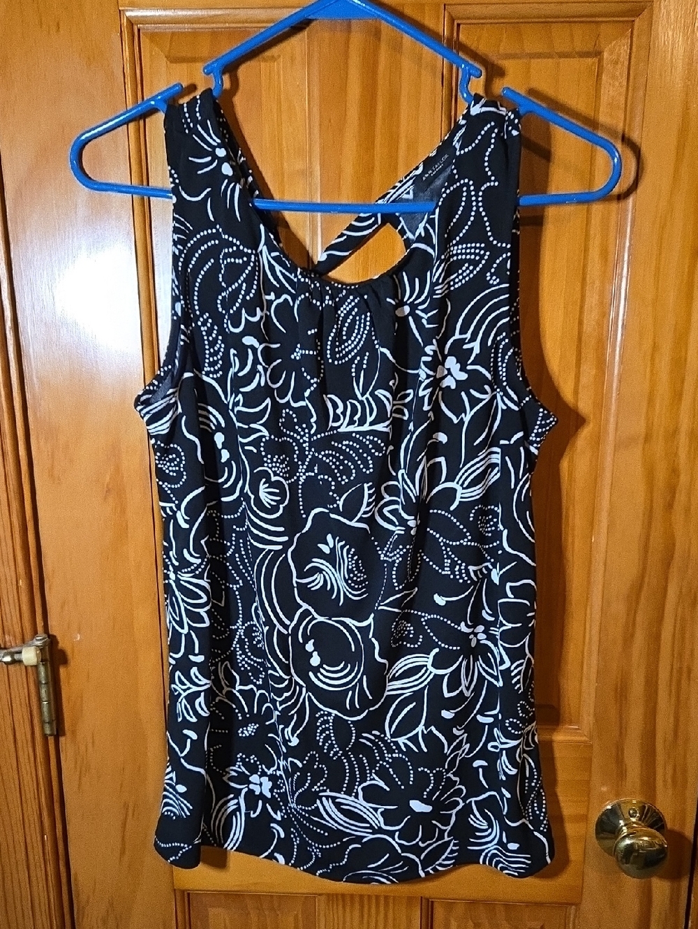 Ann Taylor Factory Black and White Floral Shell